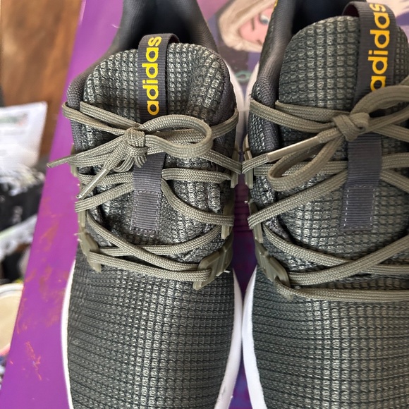 Adidas - Picture 2 of 4